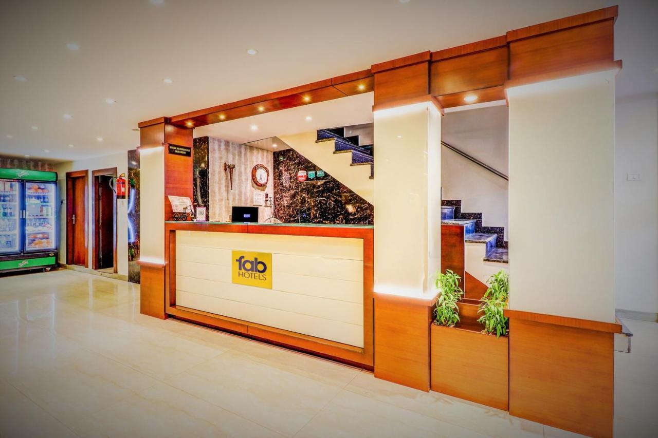 แฟ็บโฮเต็ล เซนแดส Hotel กานปูร์ ภายนอก รูปภาพ