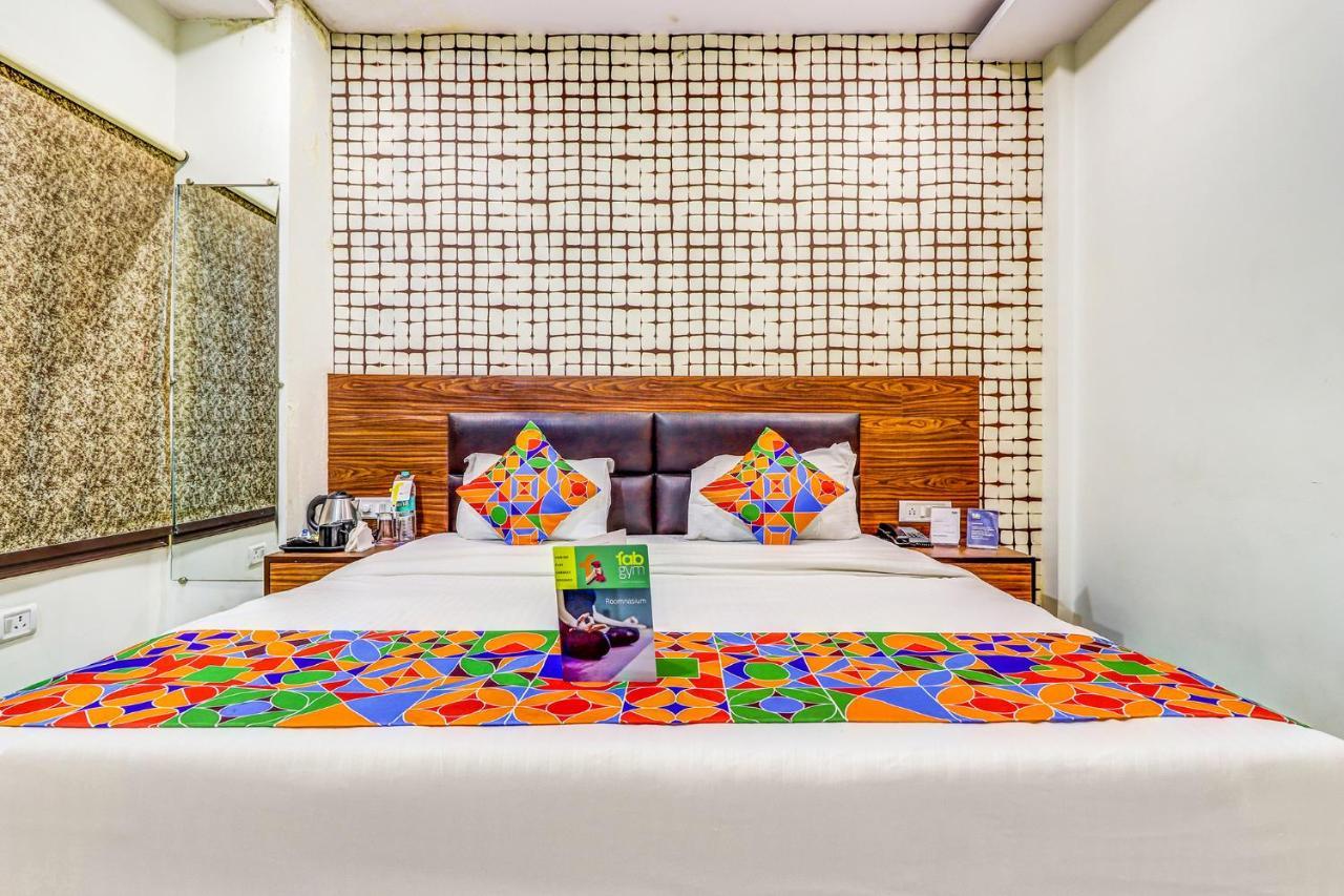 แฟ็บโฮเต็ล เซนแดส Hotel กานปูร์ ภายนอก รูปภาพ
