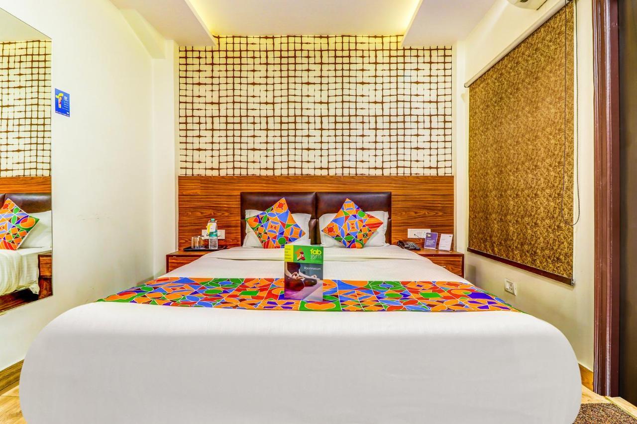 แฟ็บโฮเต็ล เซนแดส Hotel กานปูร์ ภายนอก รูปภาพ